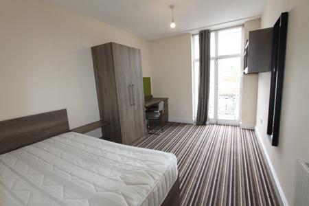 Room Powers Court in Royal Leamington Spa
