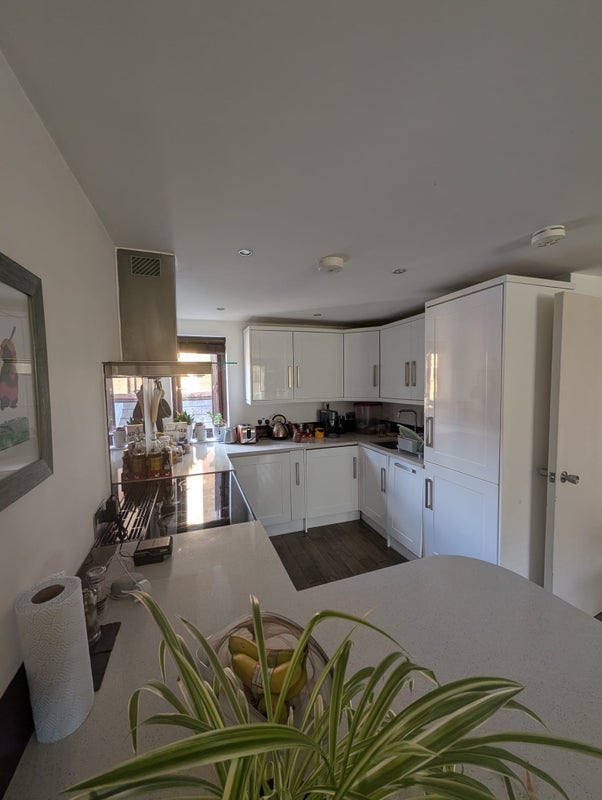 Room Riverside Close in Greater London