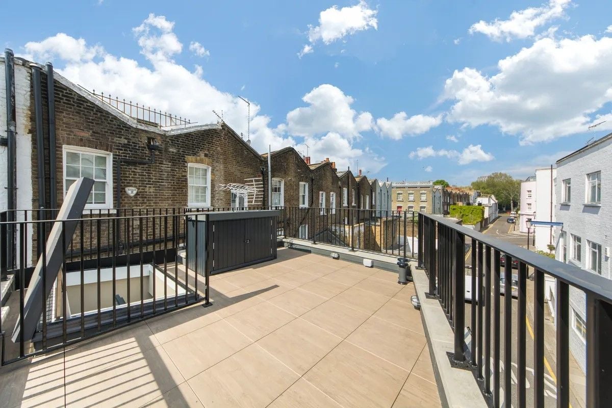 House Princedale Road in Greater London