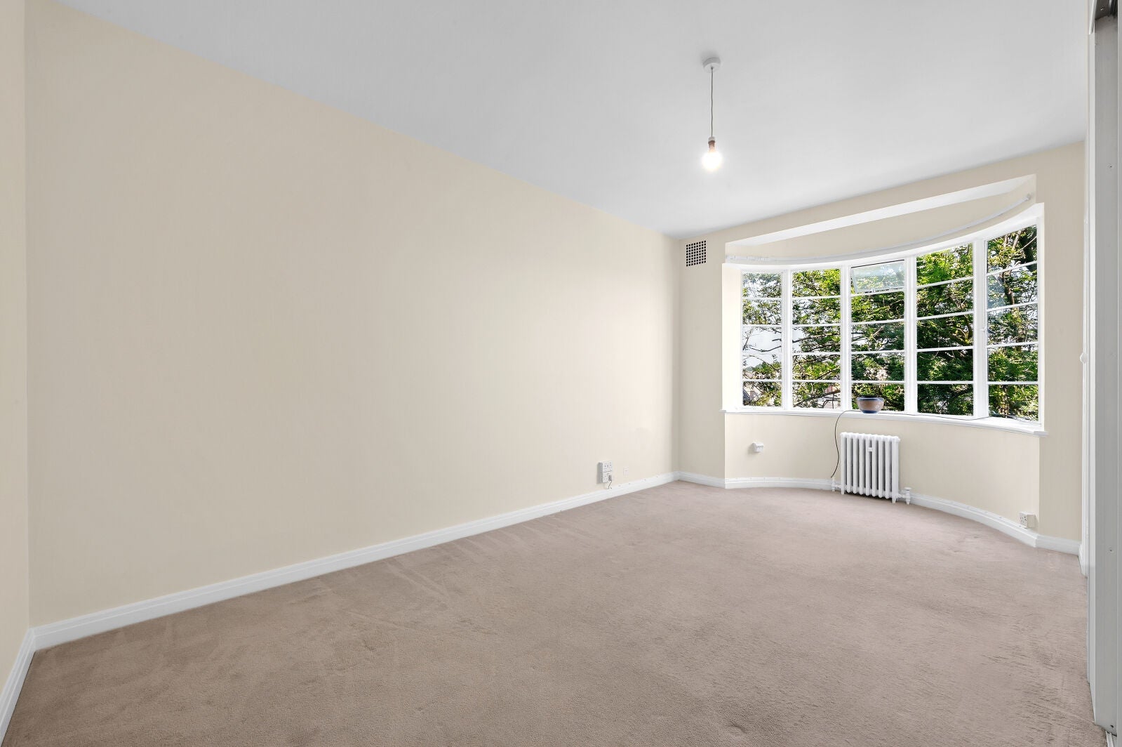 Flat Wyke Road in Greater London