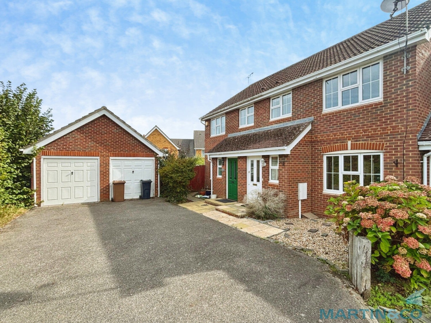 House Christopher Bushell Way in Ashford