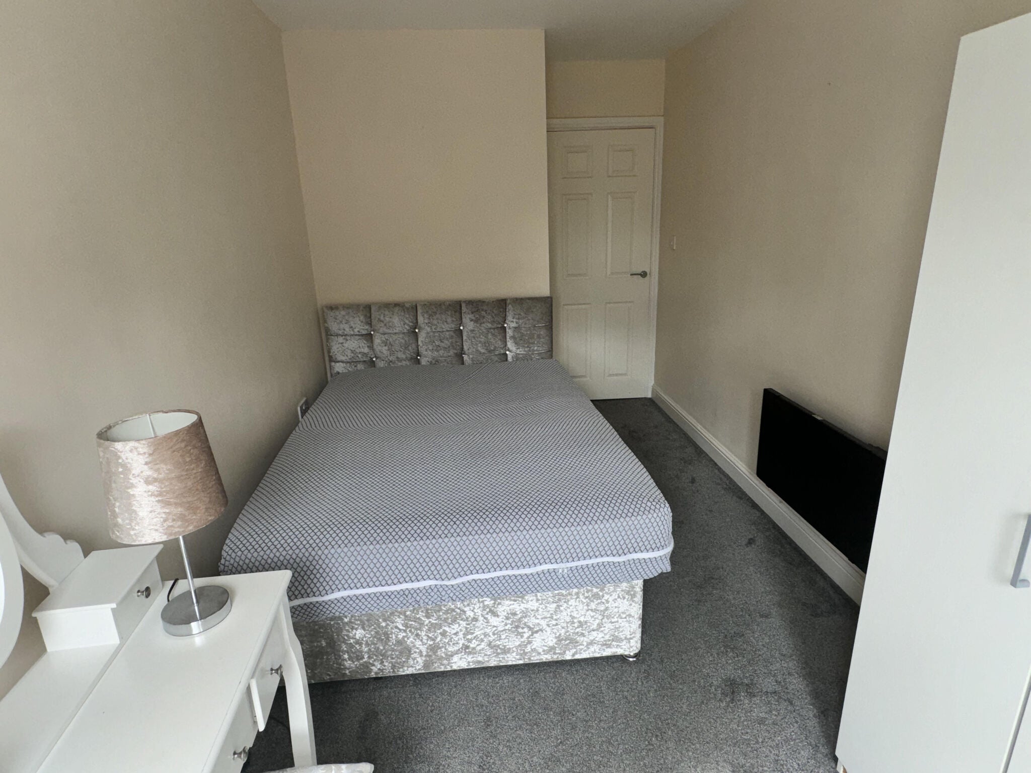 Flat Merridale Road in Wolverhampton