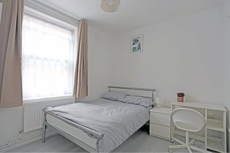 Room Turin Street in Greater London