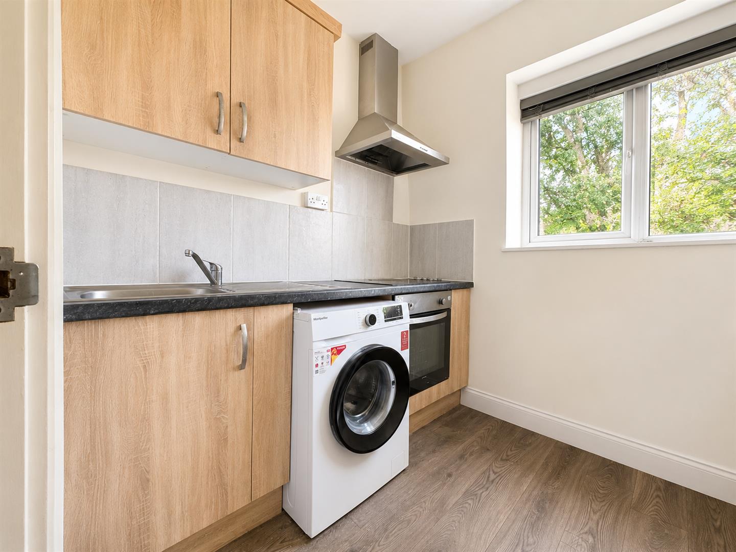 Room Knapmill Road in Greater London