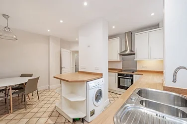 Flat Elm Tree Close in City of Westminster
