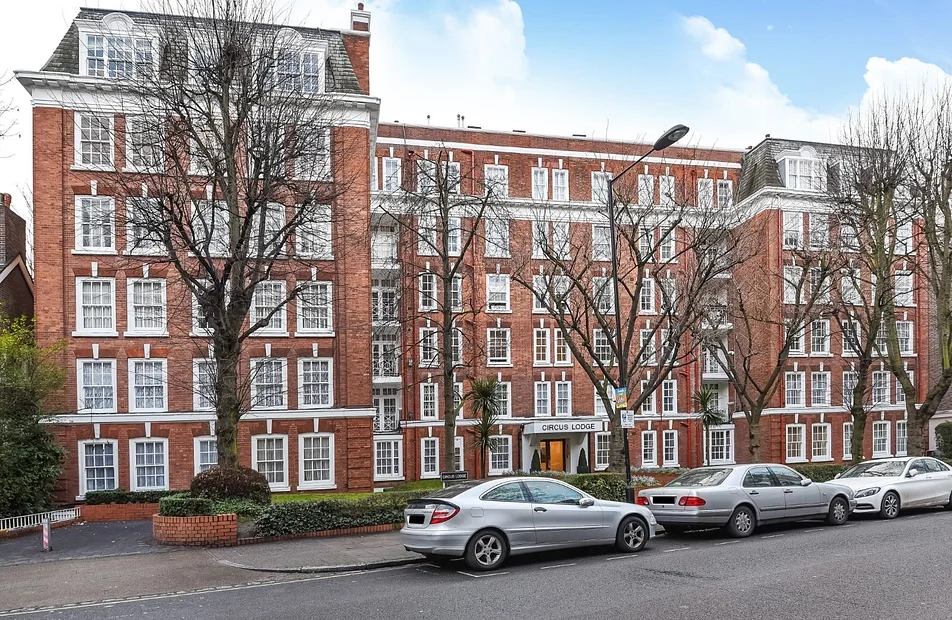 Flat Circus Road in City of Westminster