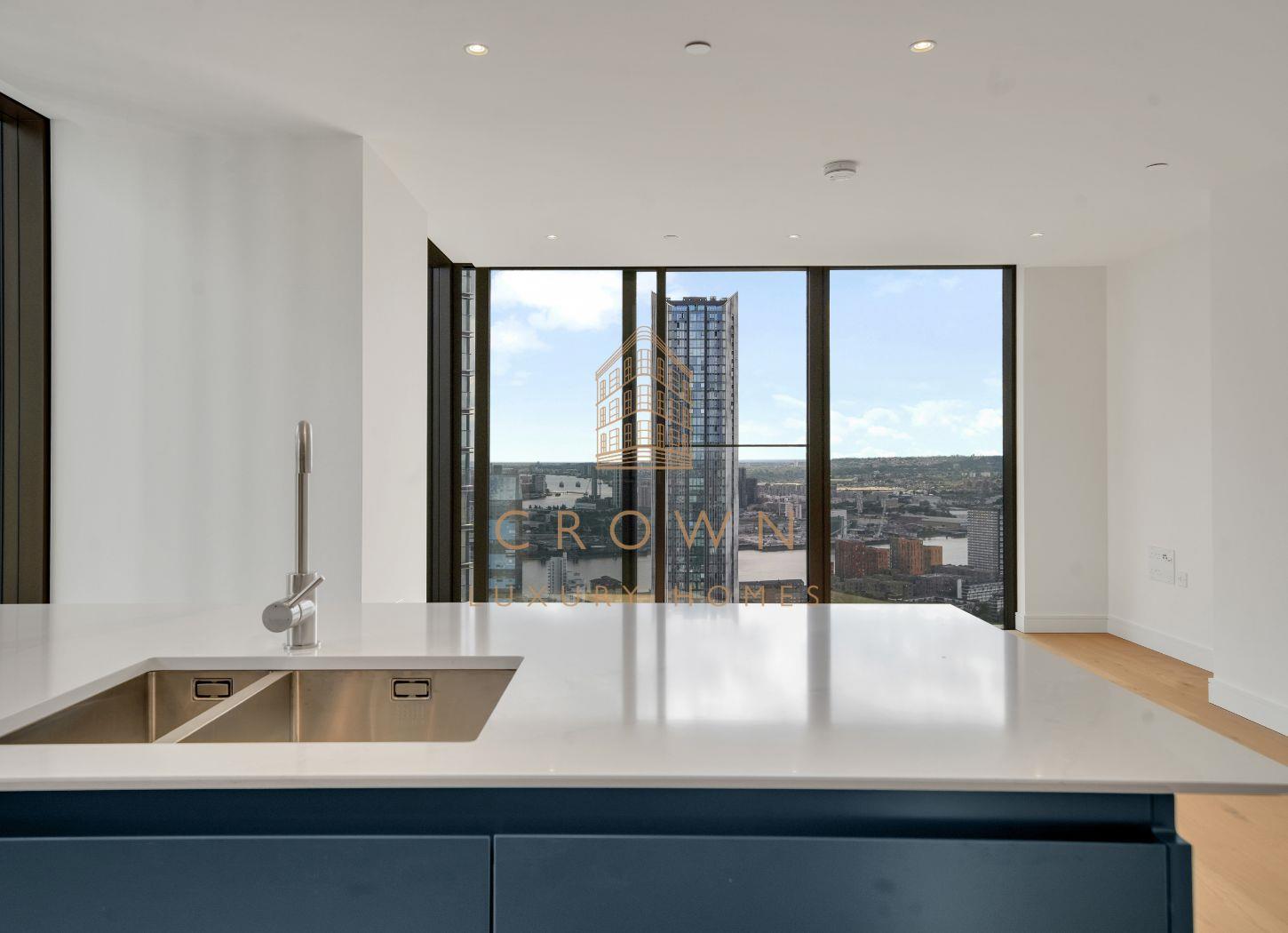 Flat South Quay Square in Greater London