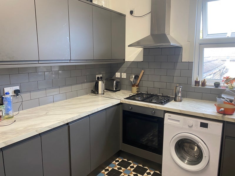 Room Chatsworth Road in Greater London