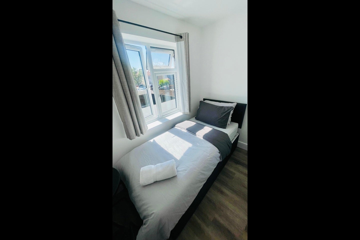 Room Hyde Way in Greater London