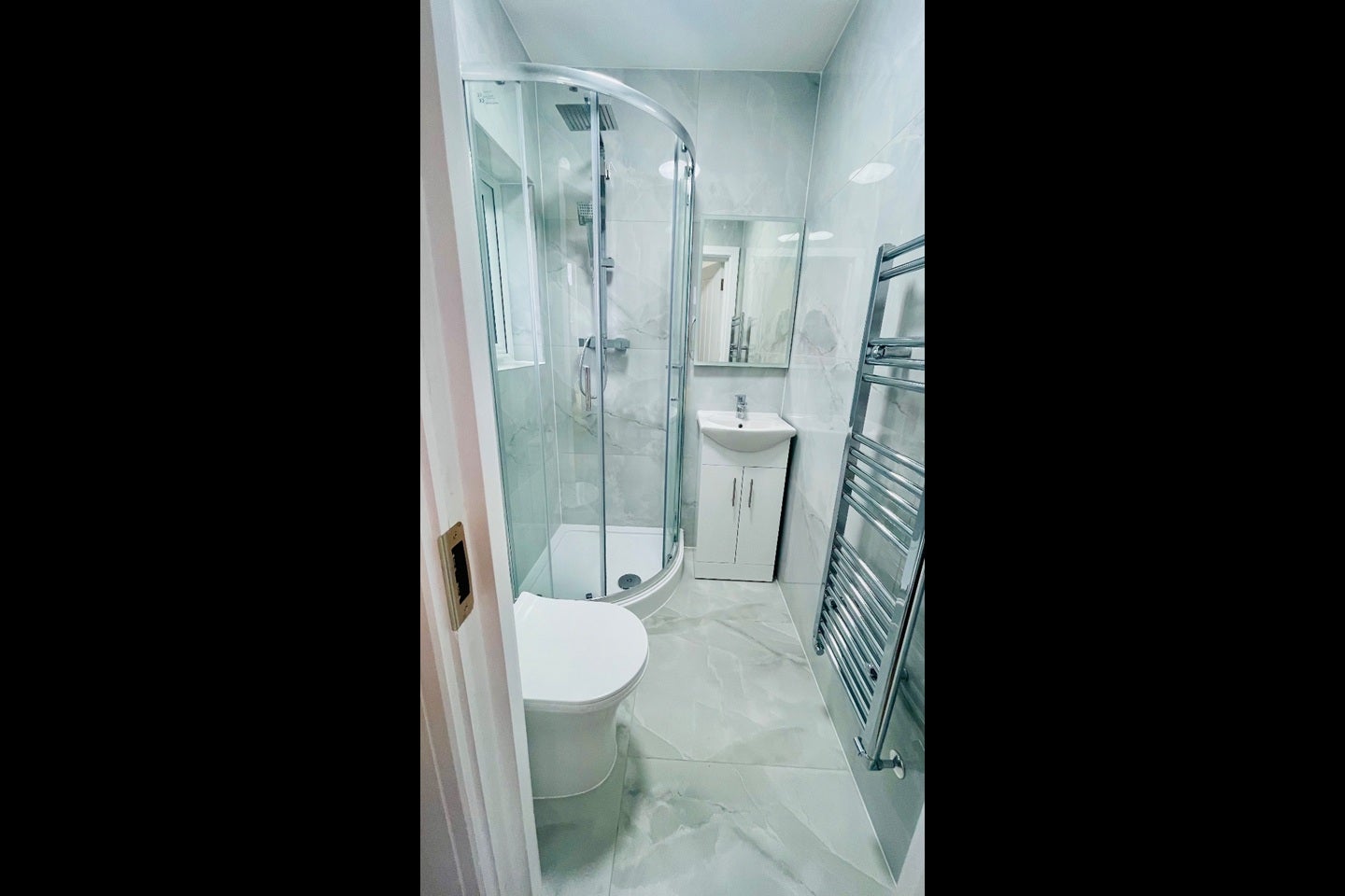 Room Hyde Way in Greater London