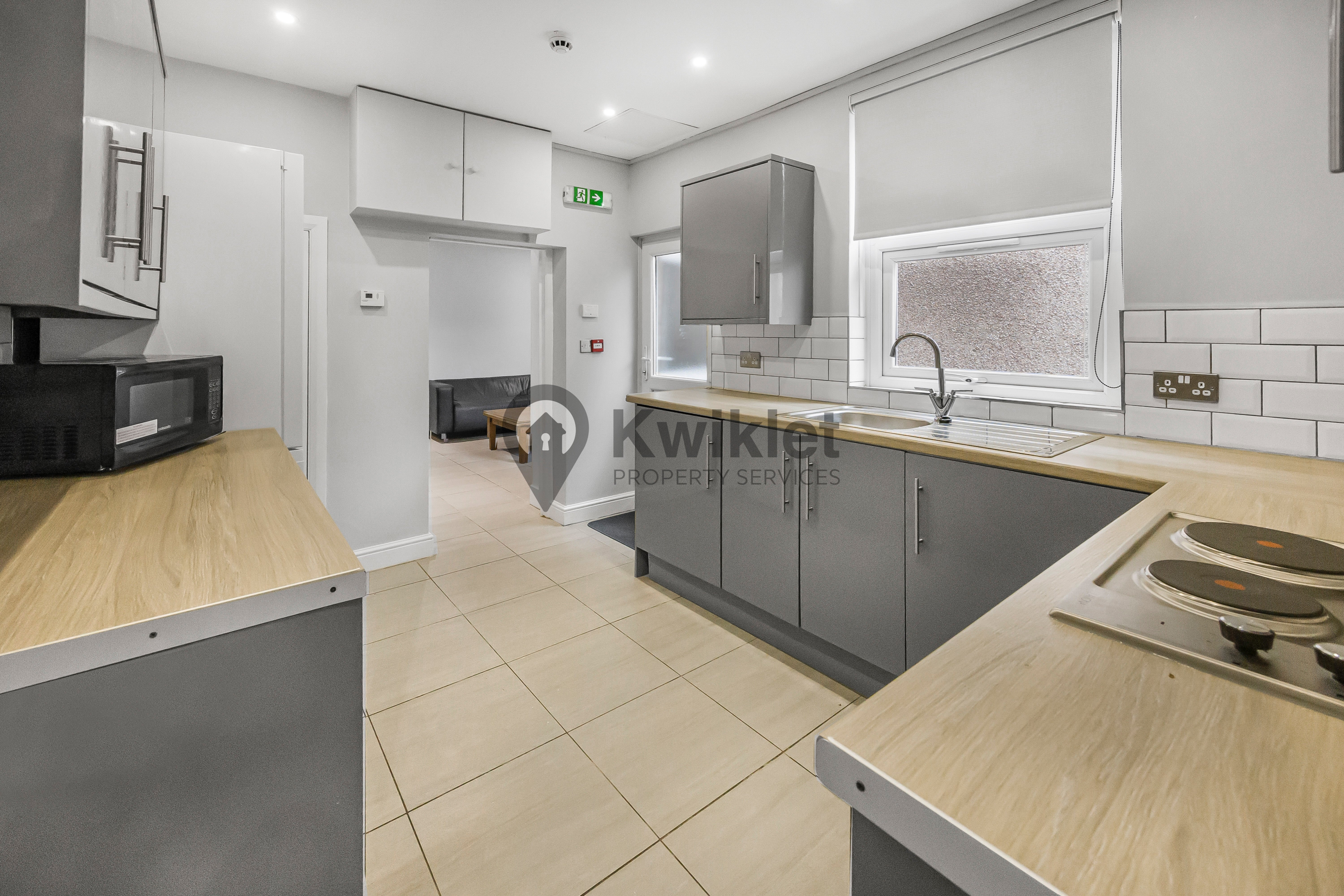 Room Wood Road in Pontypridd