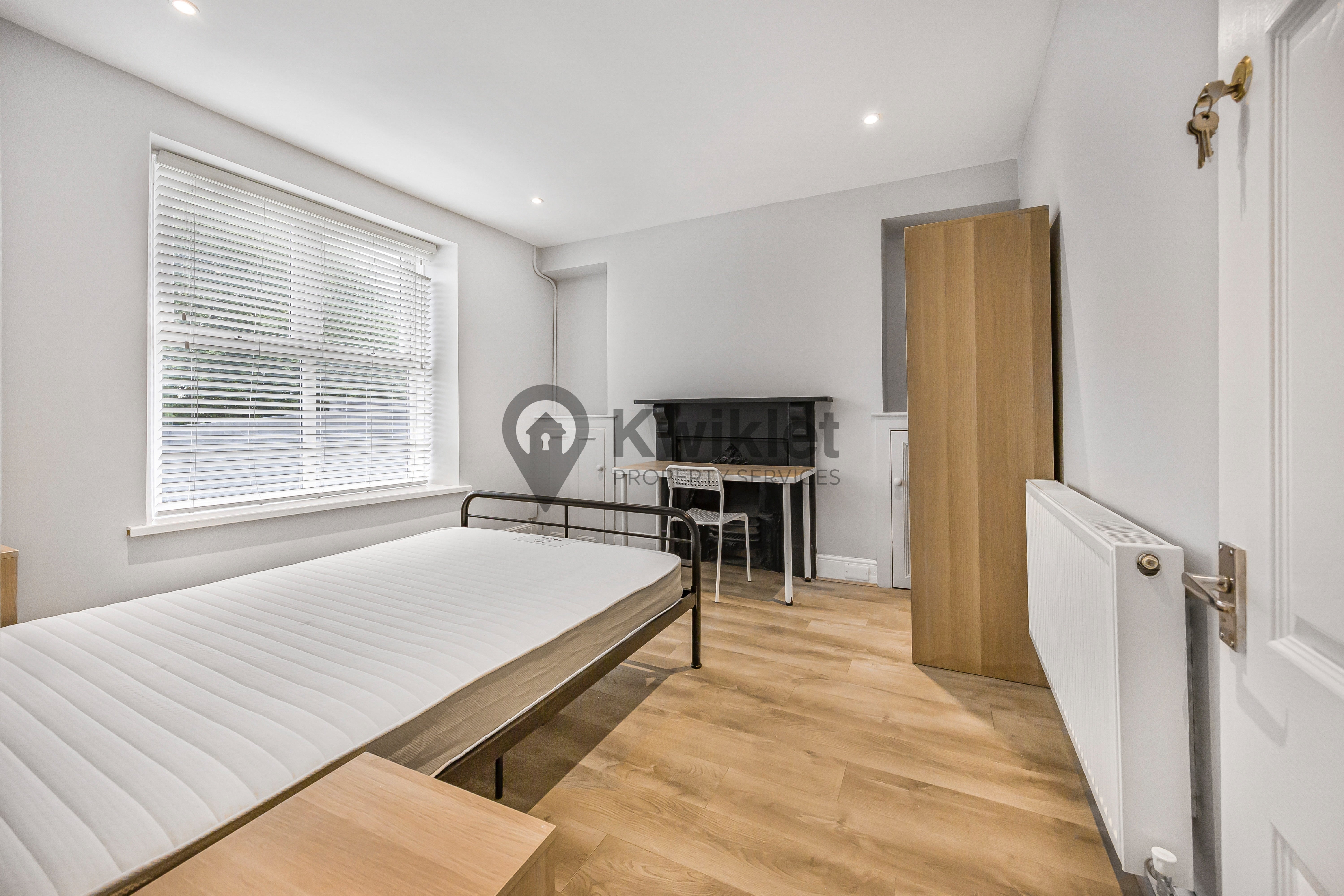 Room Wood Road in Pontypridd