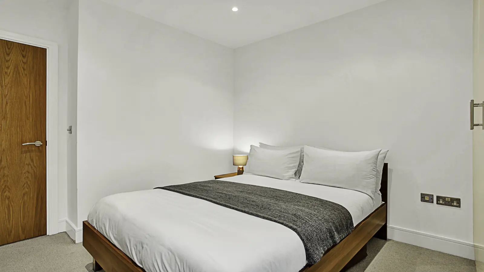 Flat Mellish Street in Greater London