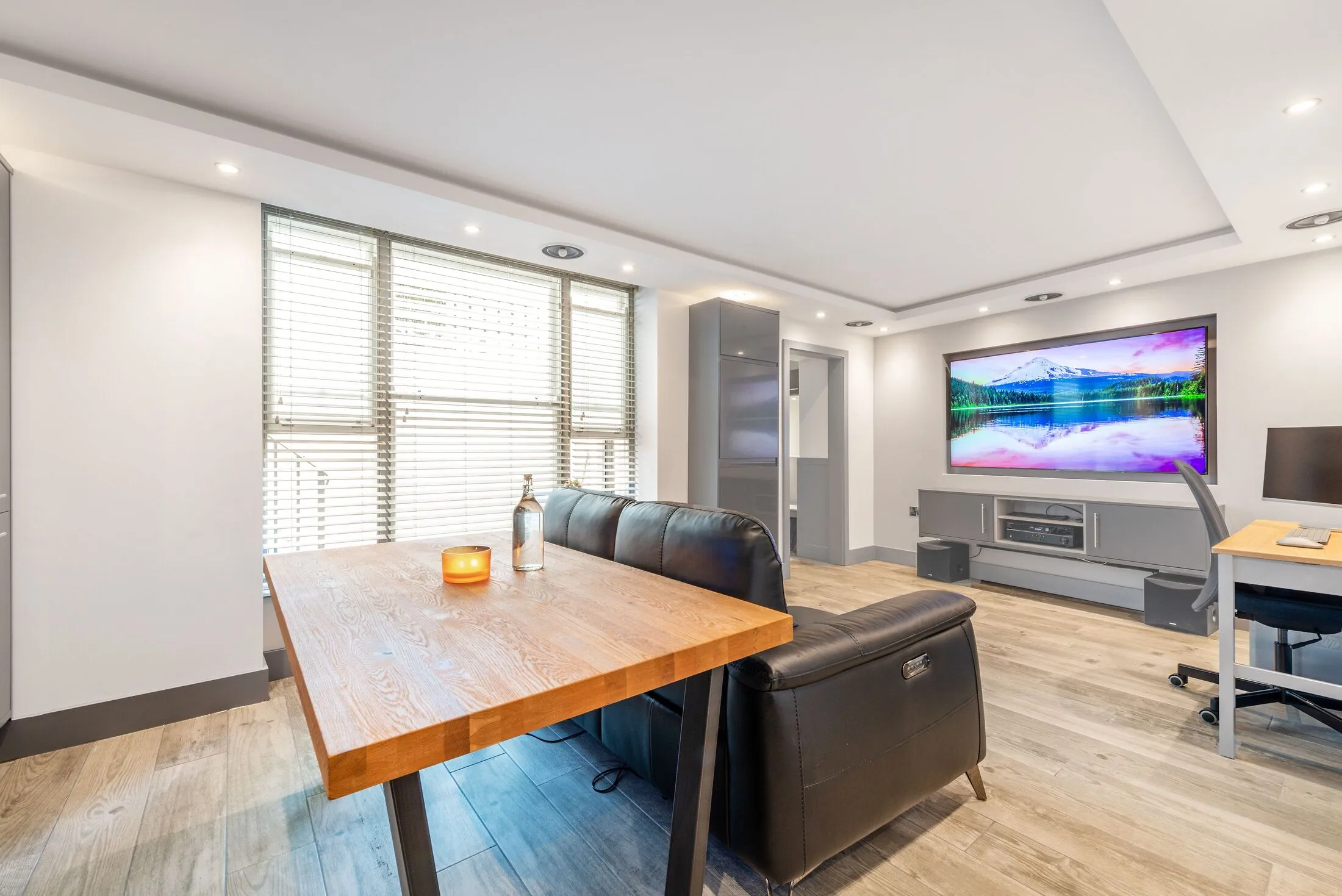 Flat Shrewsbury Road in City of Westminster