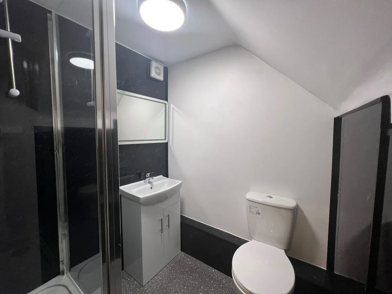 Flat Finchley Road in Greater London