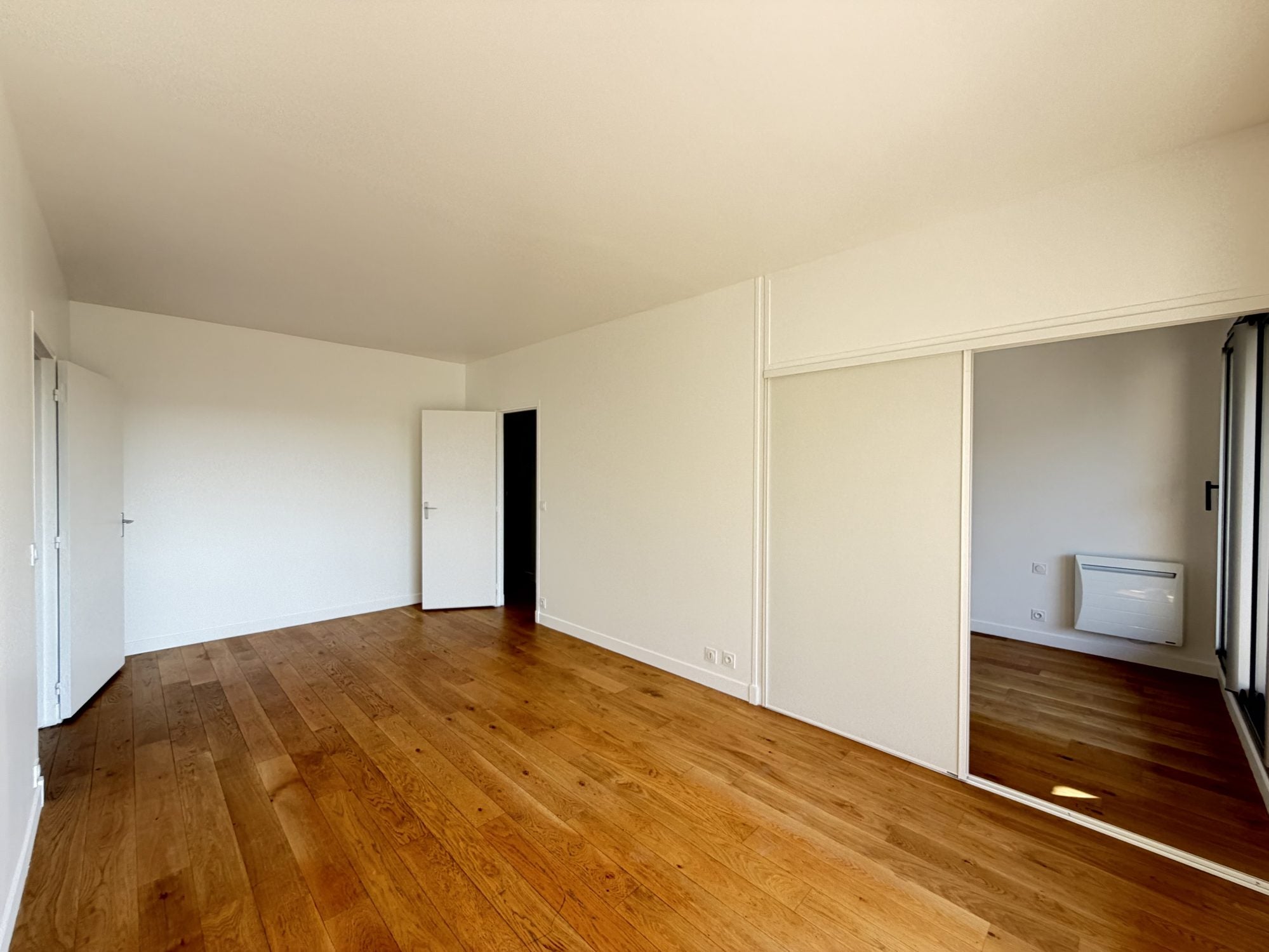 Flat Rue Cino Del Duca in Neuilly-sur-Seine