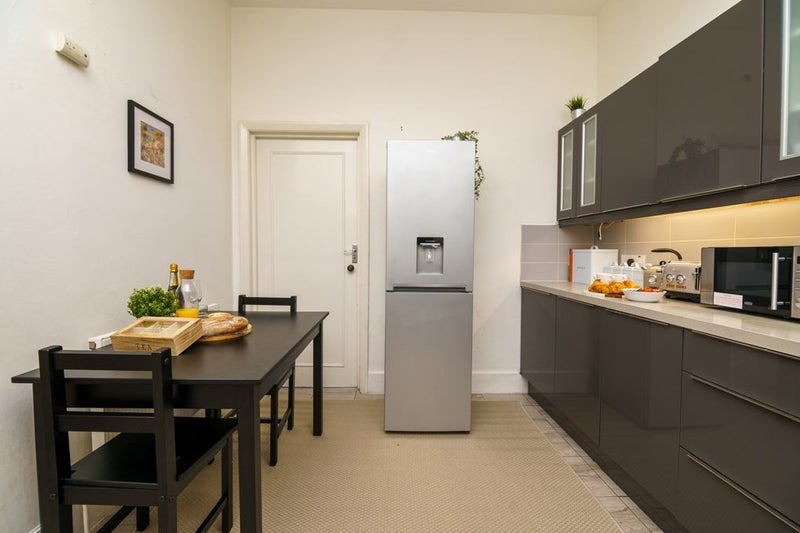 Room Edith Villas in Greater London