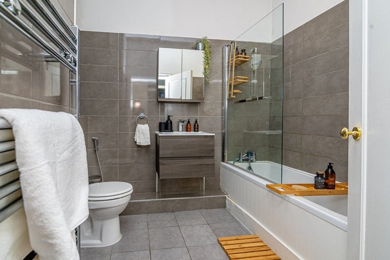 Room Edith Villas in Greater London