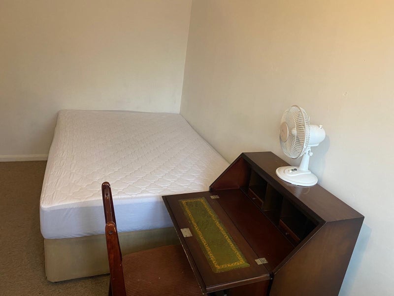 Room Hestor Walk in Manchester