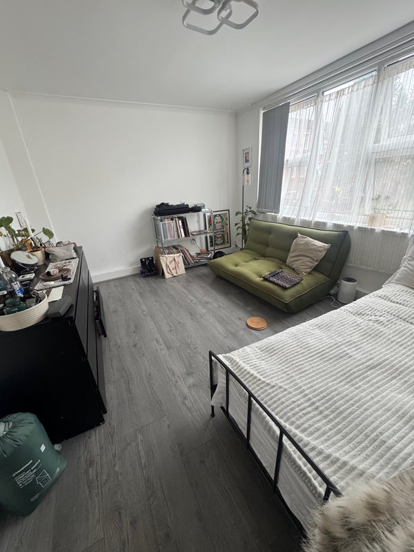 Room Boscombe Close in Greater London
