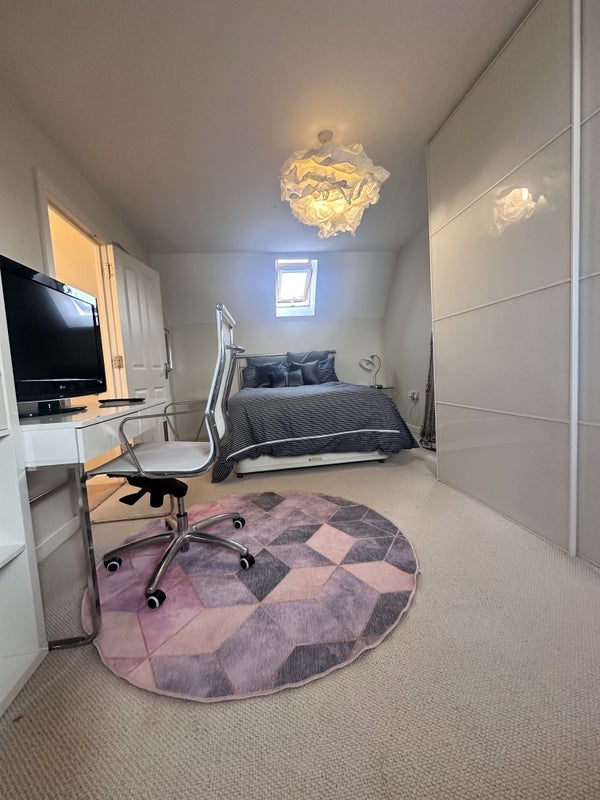 Room College Lane in Basildon