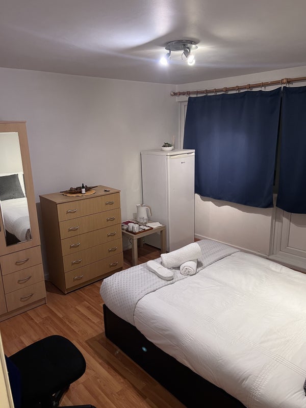 Room Stanmer Street in Greater London
