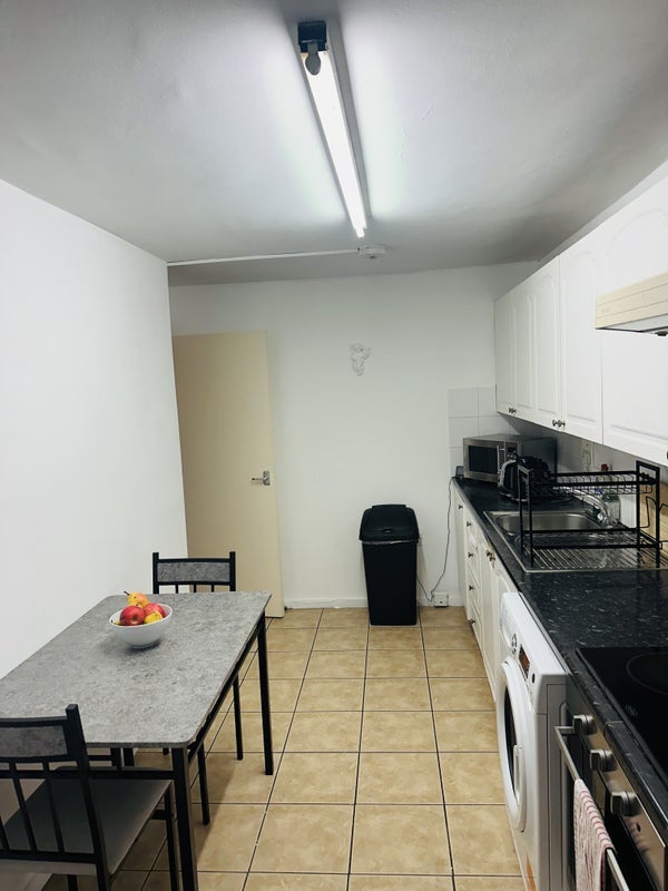 Room Stanmer Street in Greater London
