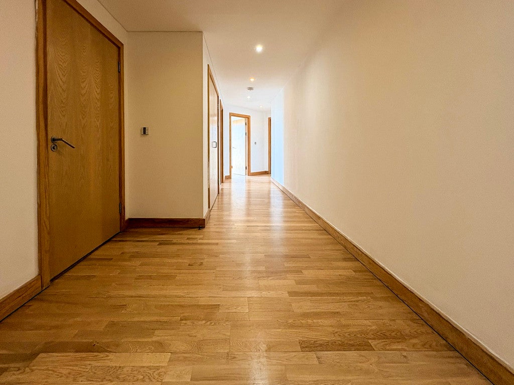Flat Wick Lane in Greater London