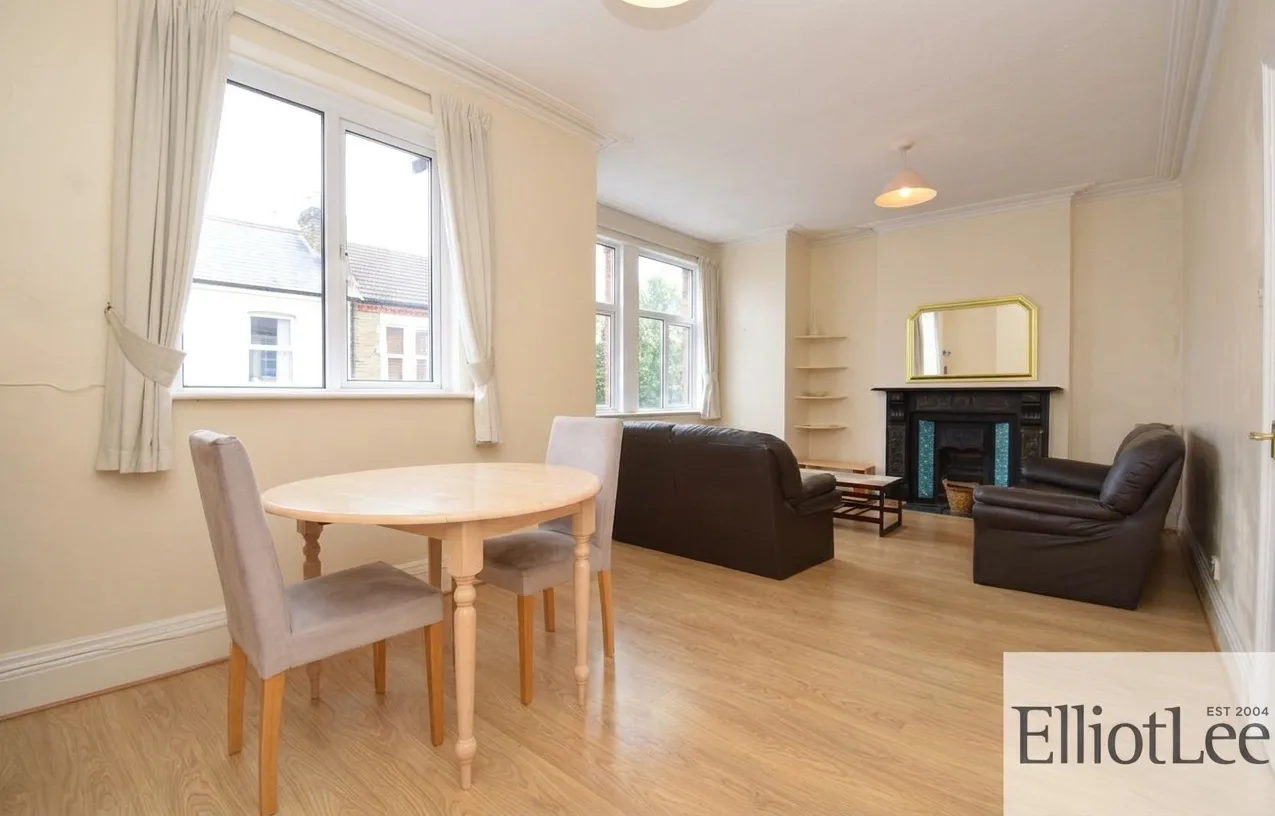 Flat Nibthwaite Road in Greater London