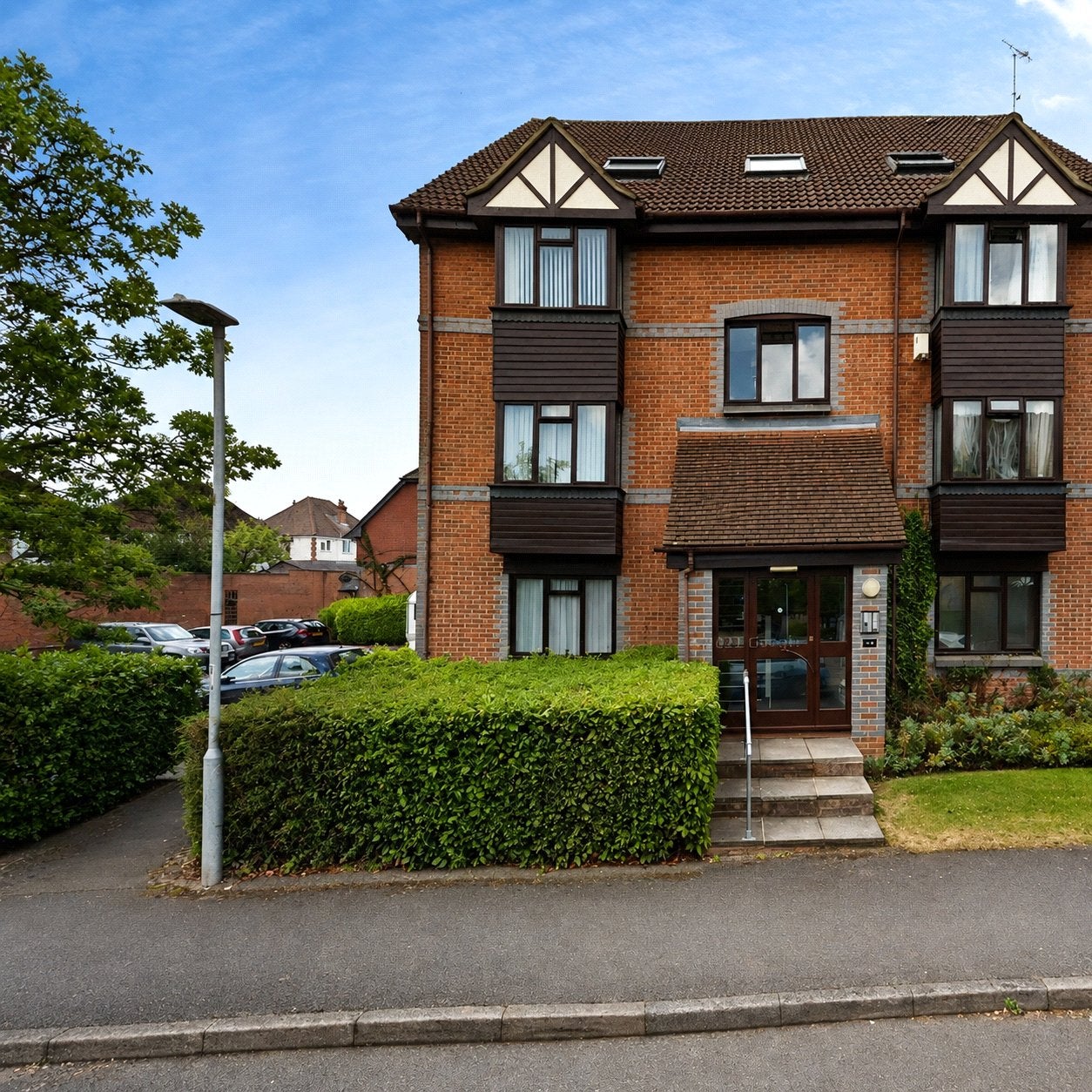 Flat St. Ronan's Road in Reading