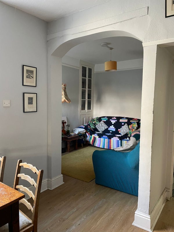 Room Longmead Avenue in Bristol