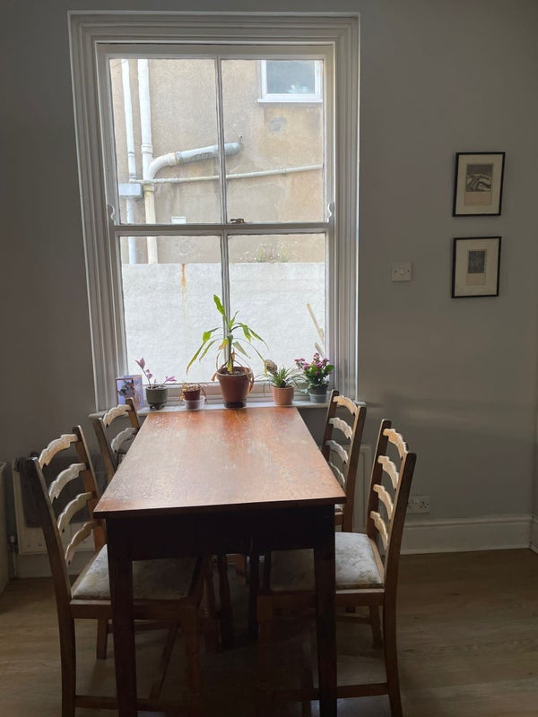Room Longmead Avenue in Bristol