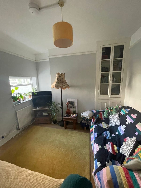 Room Longmead Avenue in Bristol