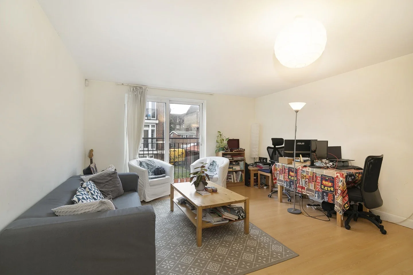 Flat Turin Street in Greater London