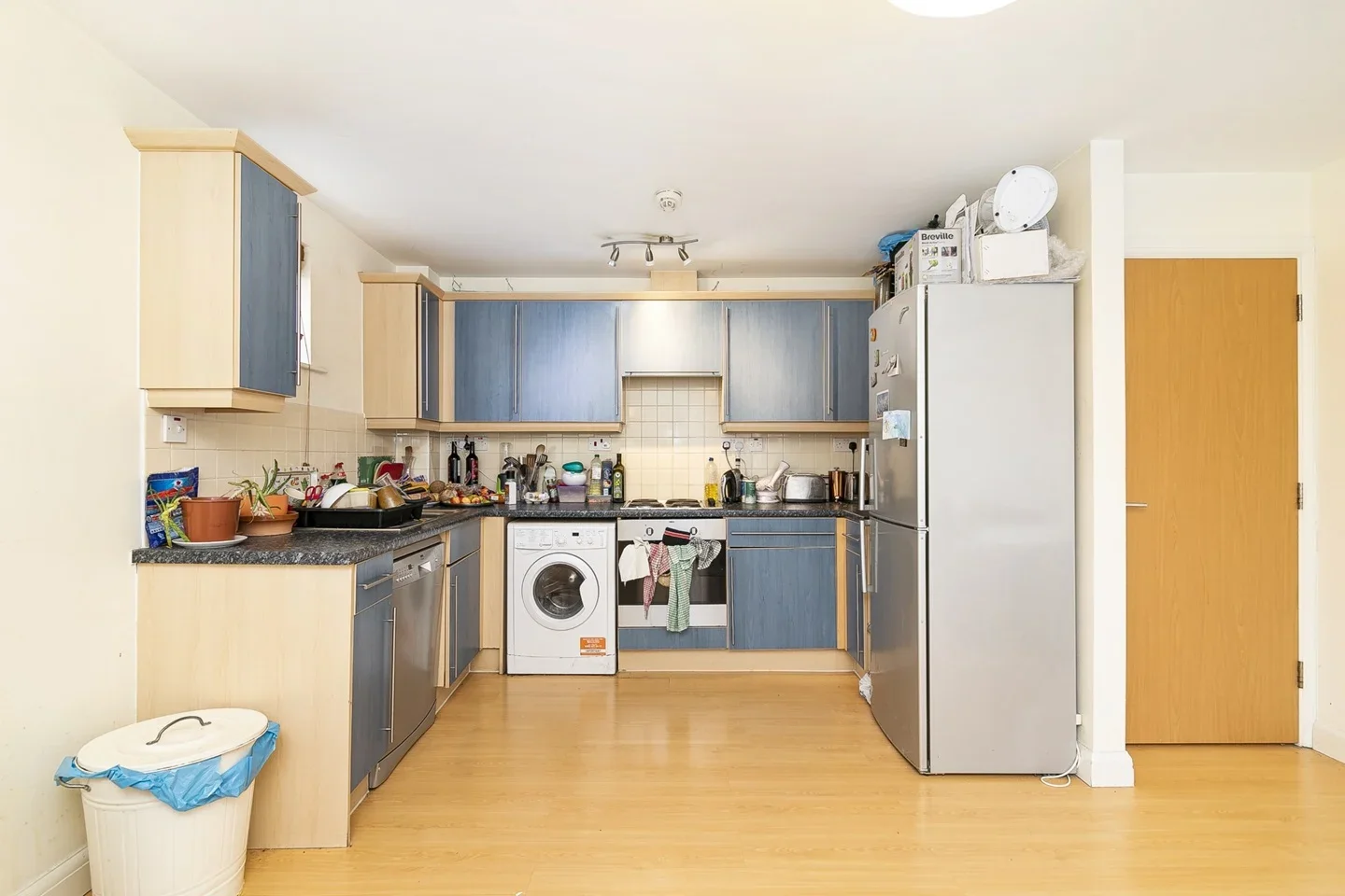 Flat Turin Street in Greater London