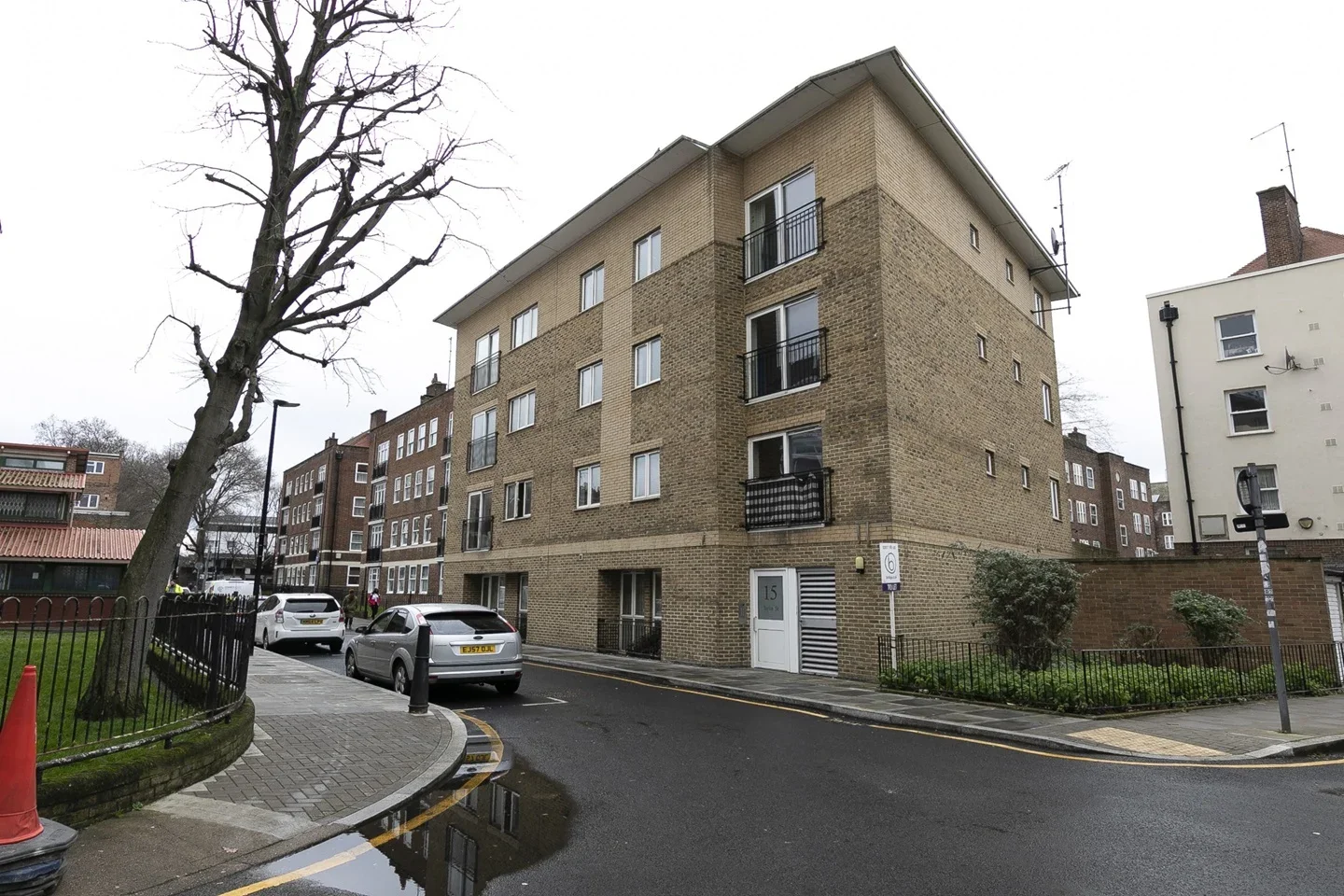 Flat Turin Street in Greater London