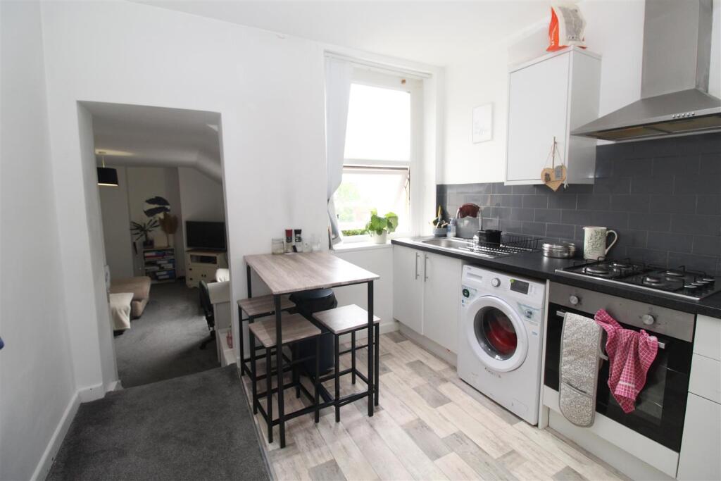 Flat Llandaff Road in Cardiff