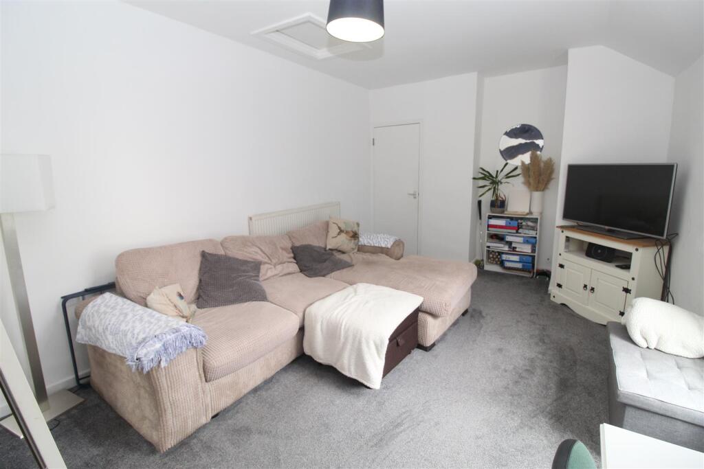 Flat Llandaff Road in Cardiff