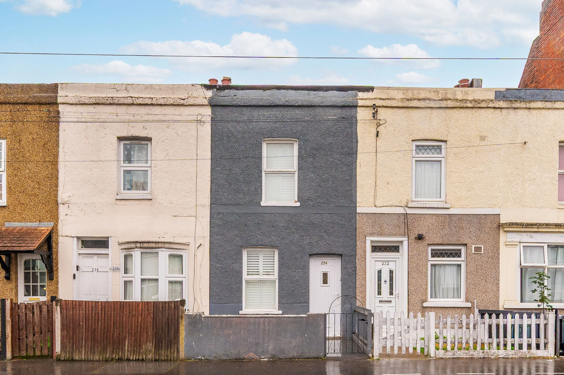 House Bensham Lane in Greater London