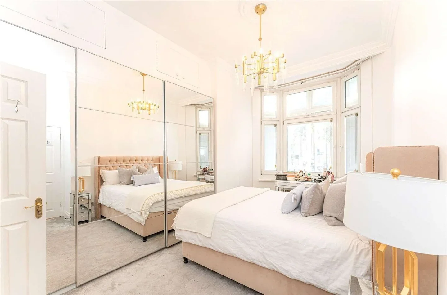 Flat Sussex Gardens in City of Westminster
