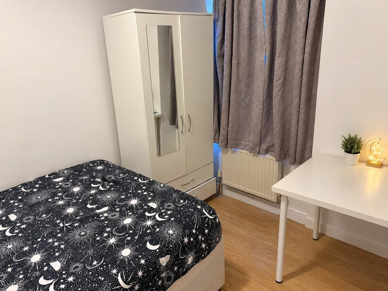 Room Melrose Avenue in Greater London