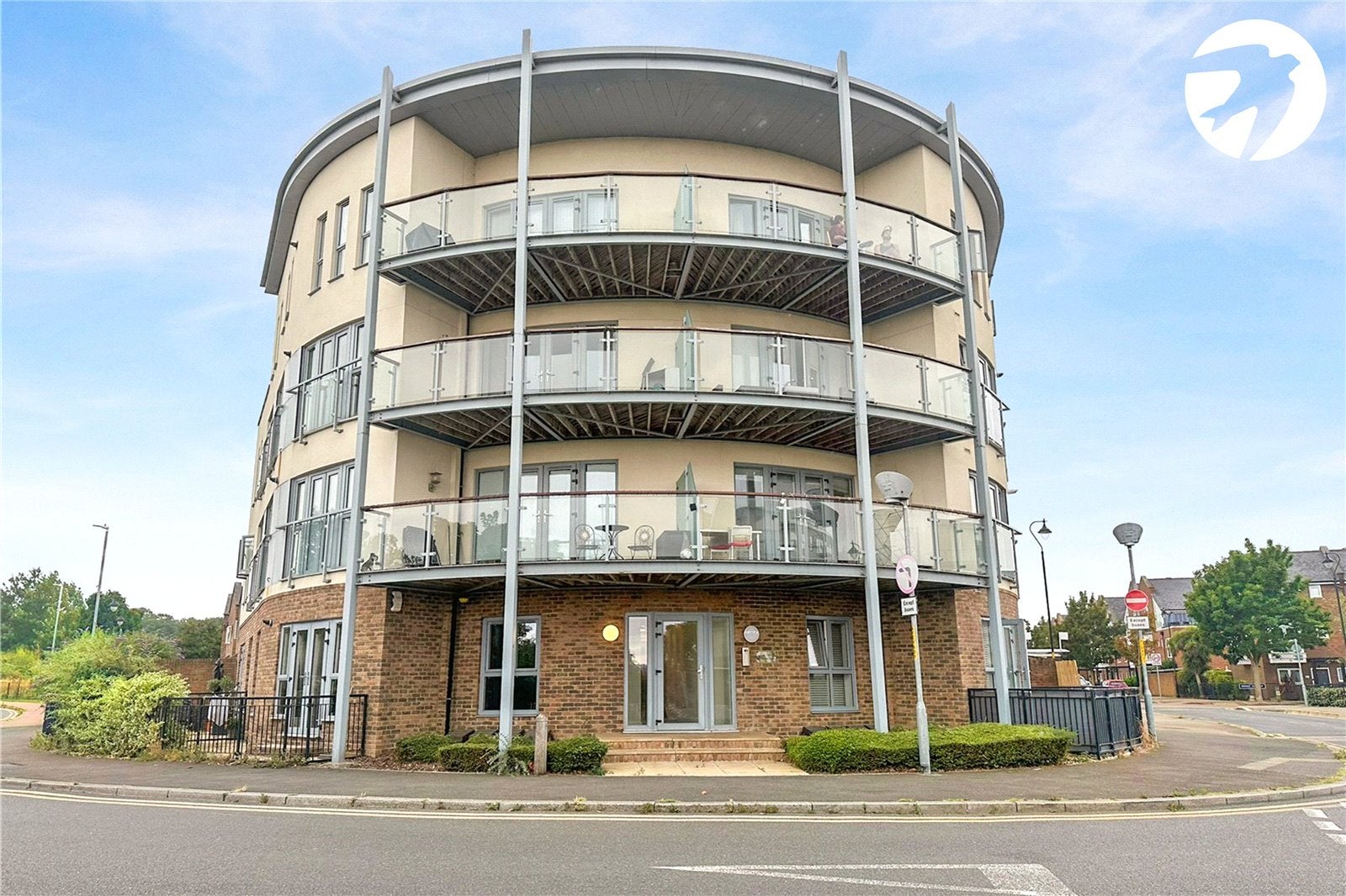 Flat Ingress Park Avenue in Dartford