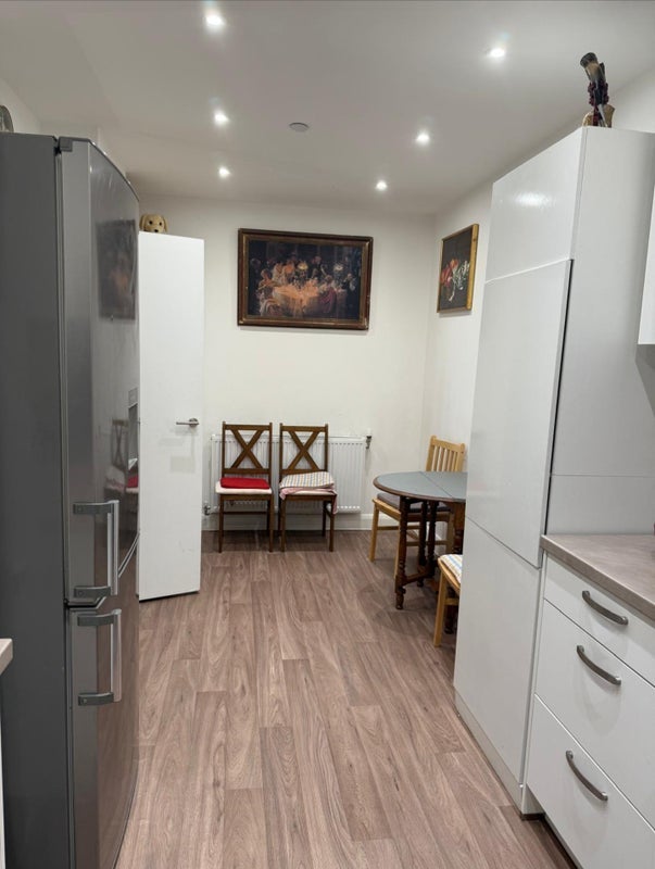 Room Bollo Bridge Road in Greater London