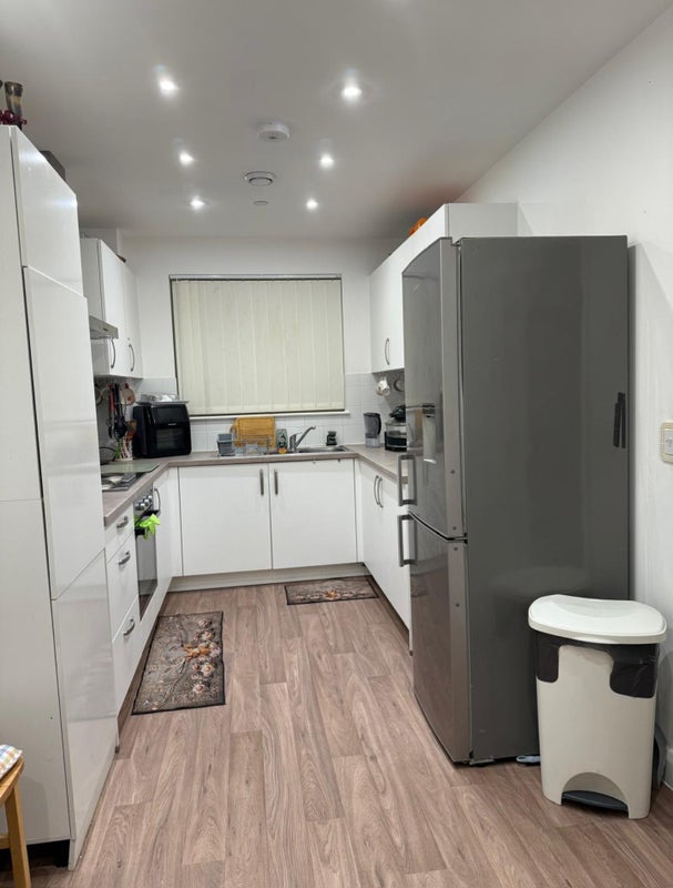 Room Bollo Bridge Road in Greater London