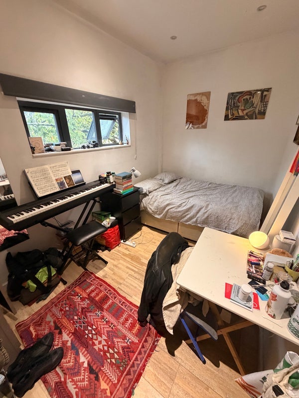 Room Brady Street in Greater London
