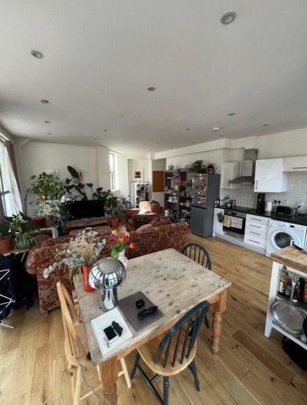 Room Brady Street in Greater London