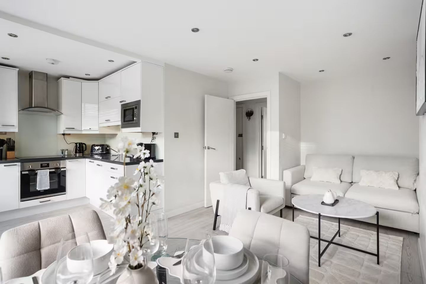Flat Queensway in City of Westminster