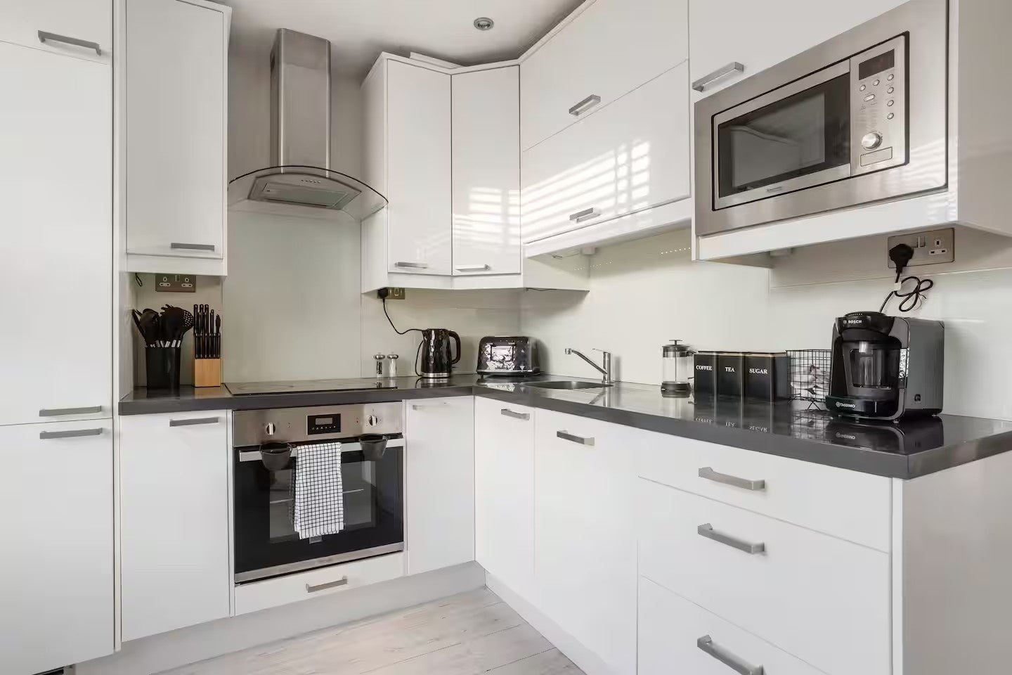 Flat Queensway in City of Westminster