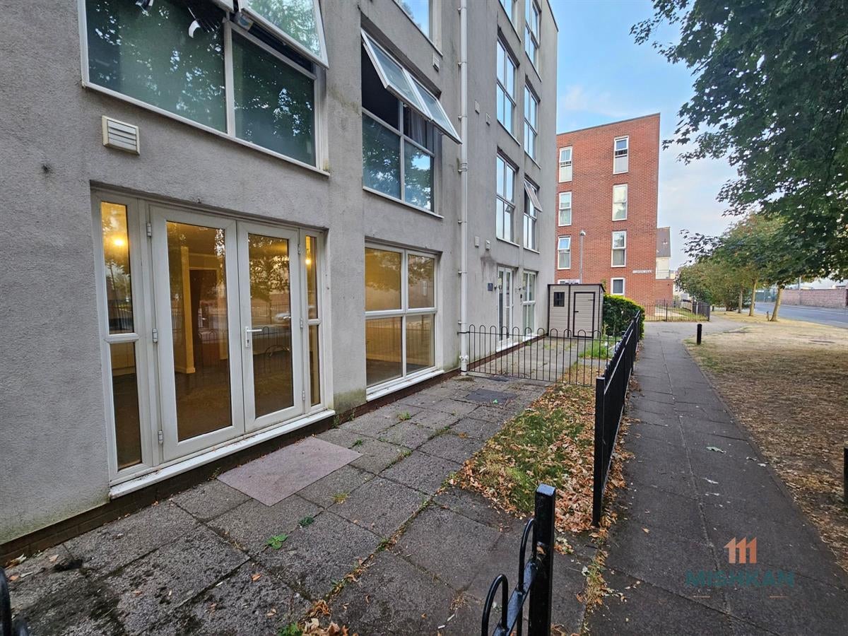 Flat Green View in Lymm