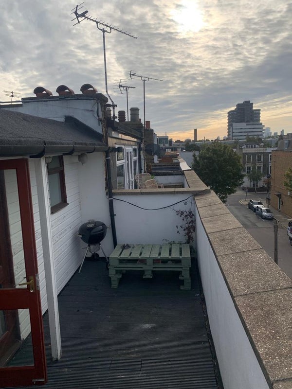 Room Dunford Road in Greater London